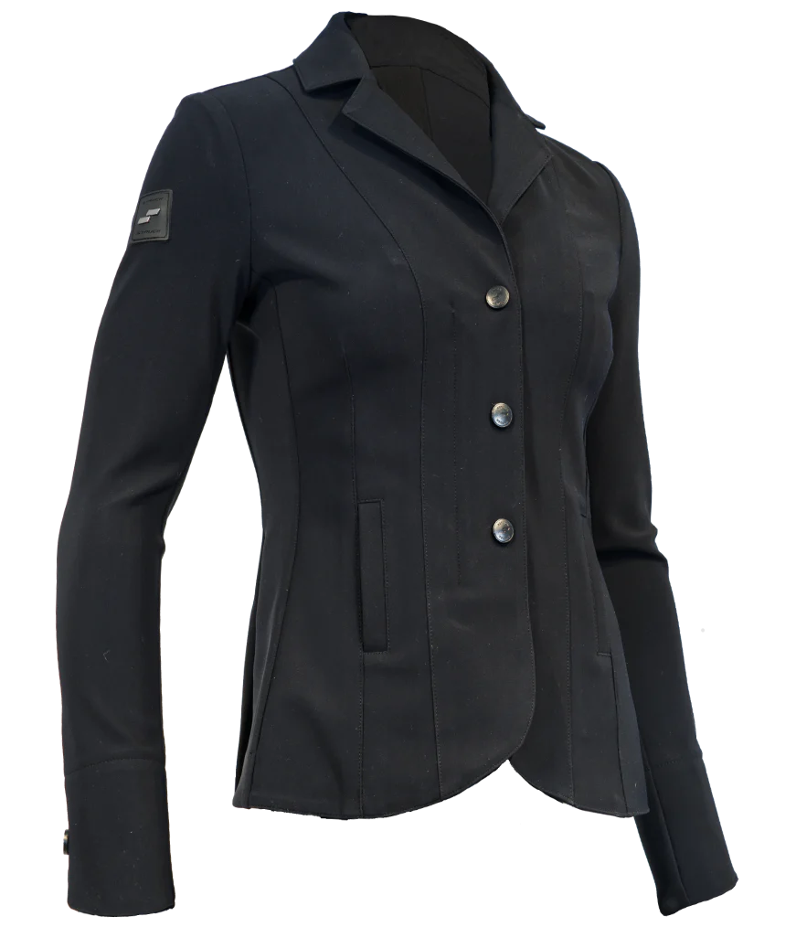 Struck Women's WJX Show Jacket: Black