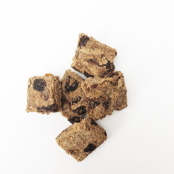 Coco Cakes Apple & Raisin Treat Bag - The Tack Shoppe